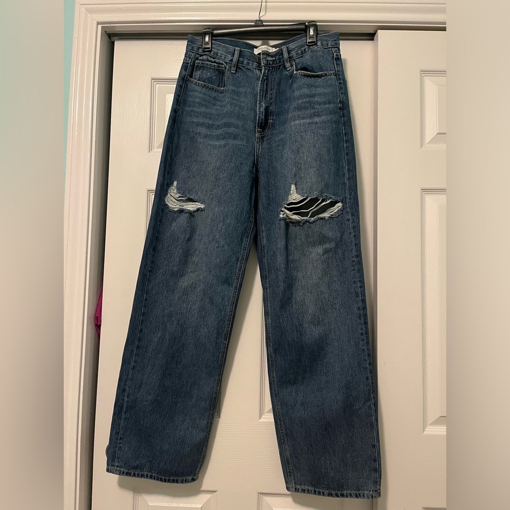 Semi-wide leg Jean with holes